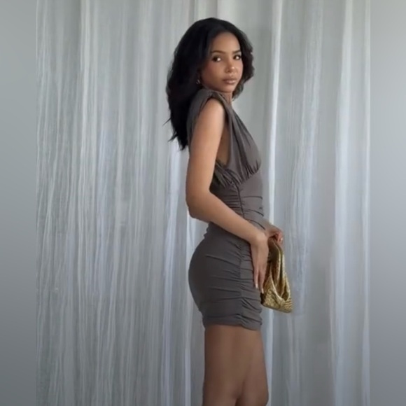 Zara NWT Khaki Olive Green Plunge Neck Ruched Shoulder Pad Mini Dress (Small) - Picture 4 of 12